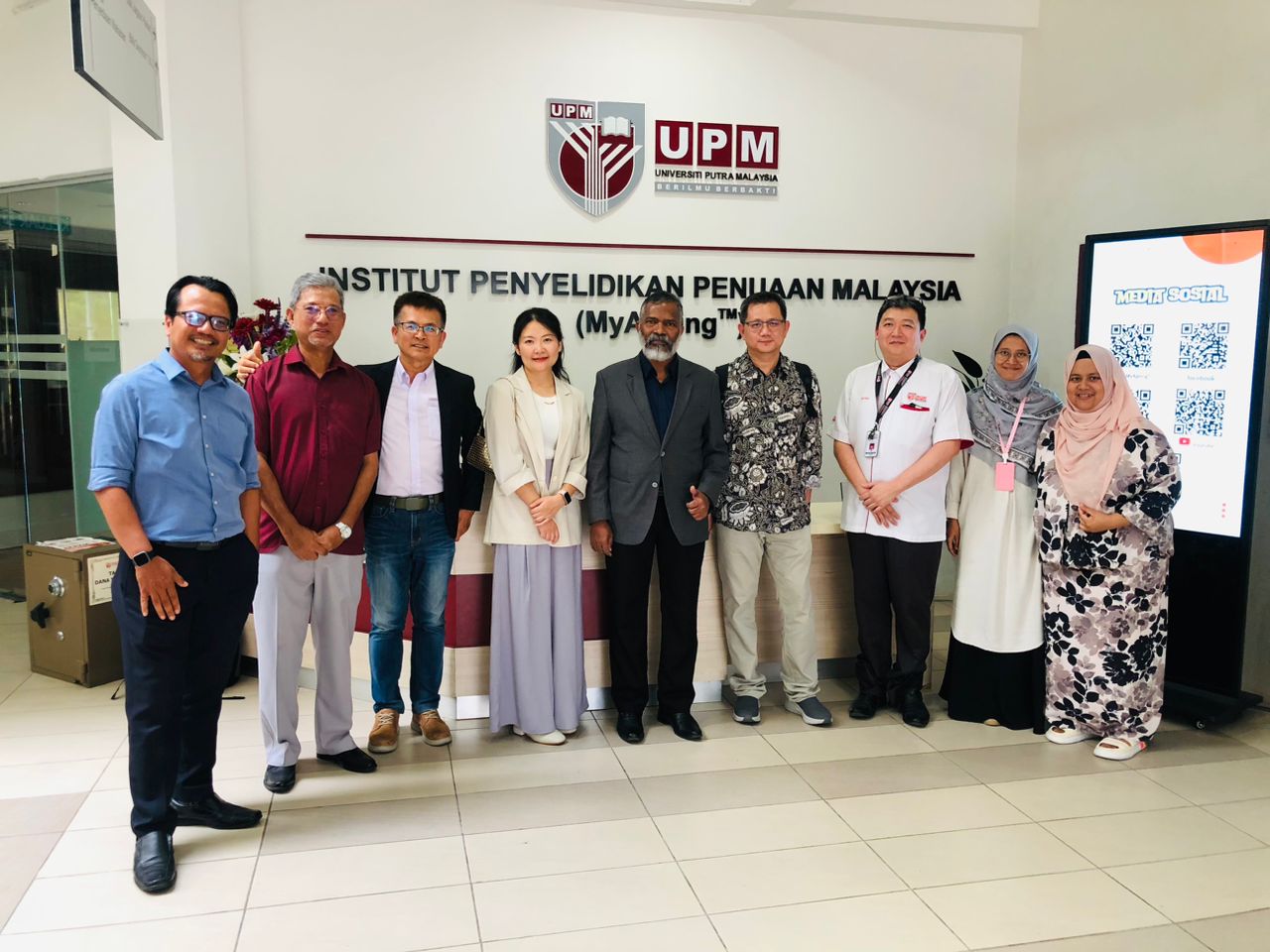 International delegates visit